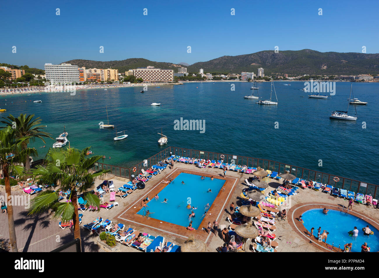 Anzeigen von Palmanova Resort im Sommer Stockfoto