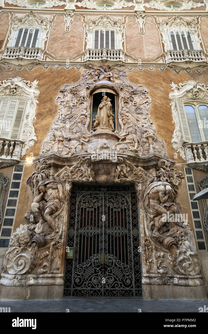Äußere des Marques de Dos Aguas Palace, Palast aus dem 18. Jahrhundert mit weißer Marmor Churrigeresco Stil, die Häuser der Gonzalez Marti Keramik Museum Stockfoto