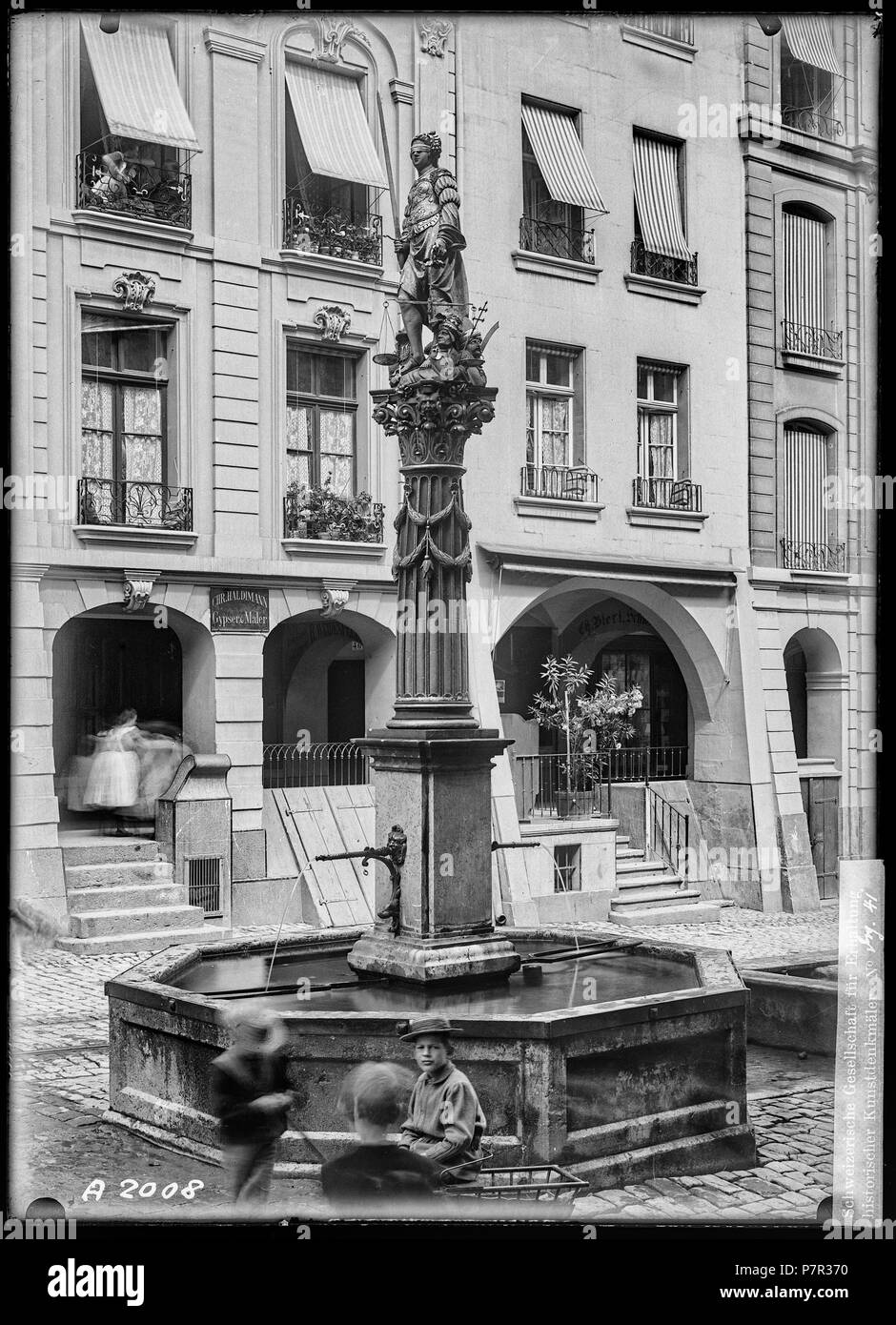 Bern, Gerechtigkeitsbrunnen, Vue d'ensemble; Vue d'ensemble de la latérale Gerechtigkeitsbrunnen dans la Gerechtigkeitsgasse. Zwischen 1898 und 1907 67 CH-NB-Bern, Gerechtigkeitsbrunnen, Vue d'ensemble - Sammlung Max Van Berchem - EAD-6621 Stockfoto