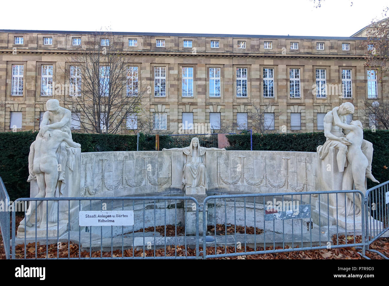 Englisch: Schicksalsbrunnen von Karl Donndorf (1870-1941) - Stuttgart, Deutschland. Diese Arbeit ist in der Weil der Künstler vor mehr als 70 Jahren starb. Vom 6. Dezember 2015, 05:06:56 342 Schicksalsbrunnen - Stuttgart, Deutschland - DSC 02589 Stockfoto