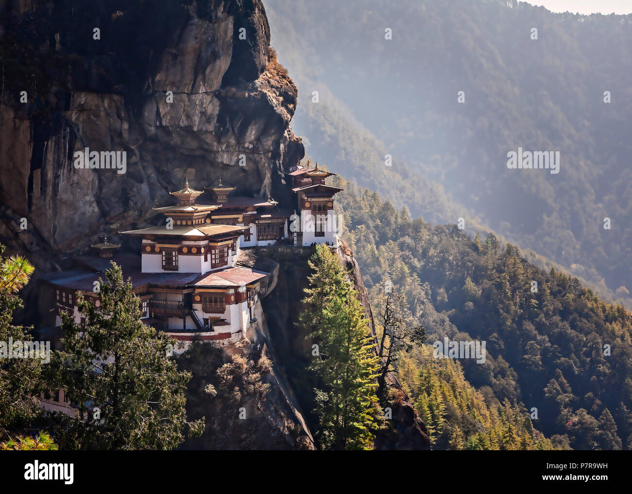 Taktsang Kloster Palphug oder die Tiger Nest in der Nähe von Paro Bhutan war ursprünglich constructued im Jahre 1692 und ist ein heiliger Ort. Stockfoto