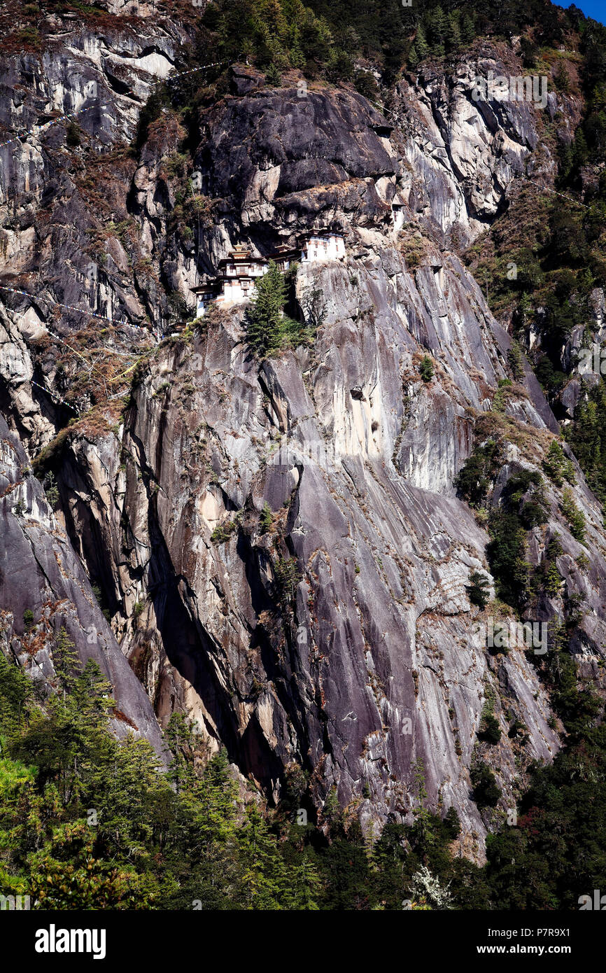 Taktsang Palphug Kloster oder die Tiger Nest in der Nähe von Paro Bhutan war ursprünglich auf 1692. Stockfoto