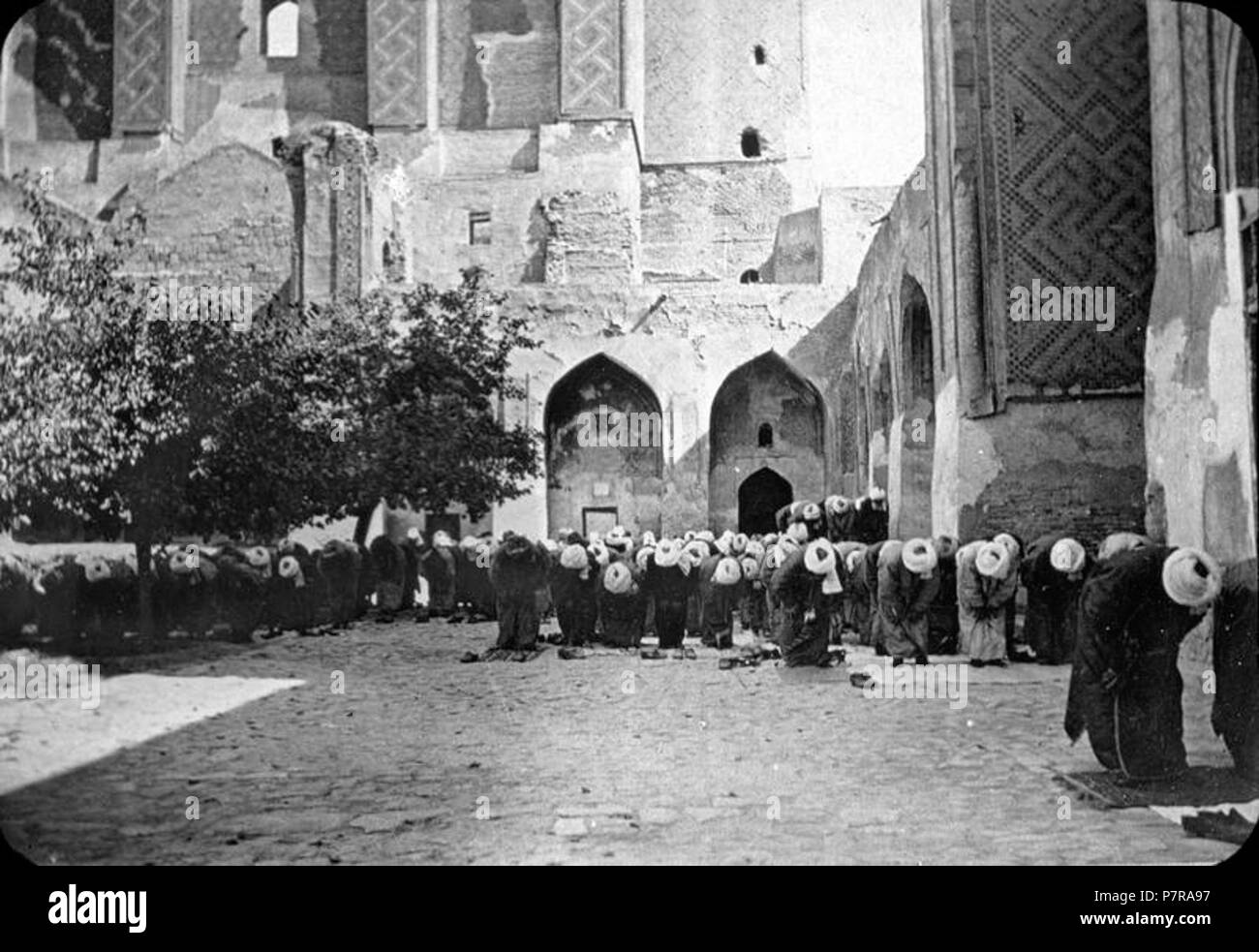 428 Самарканд - 25 - Медресе Улугбека. Намаз Stockfoto