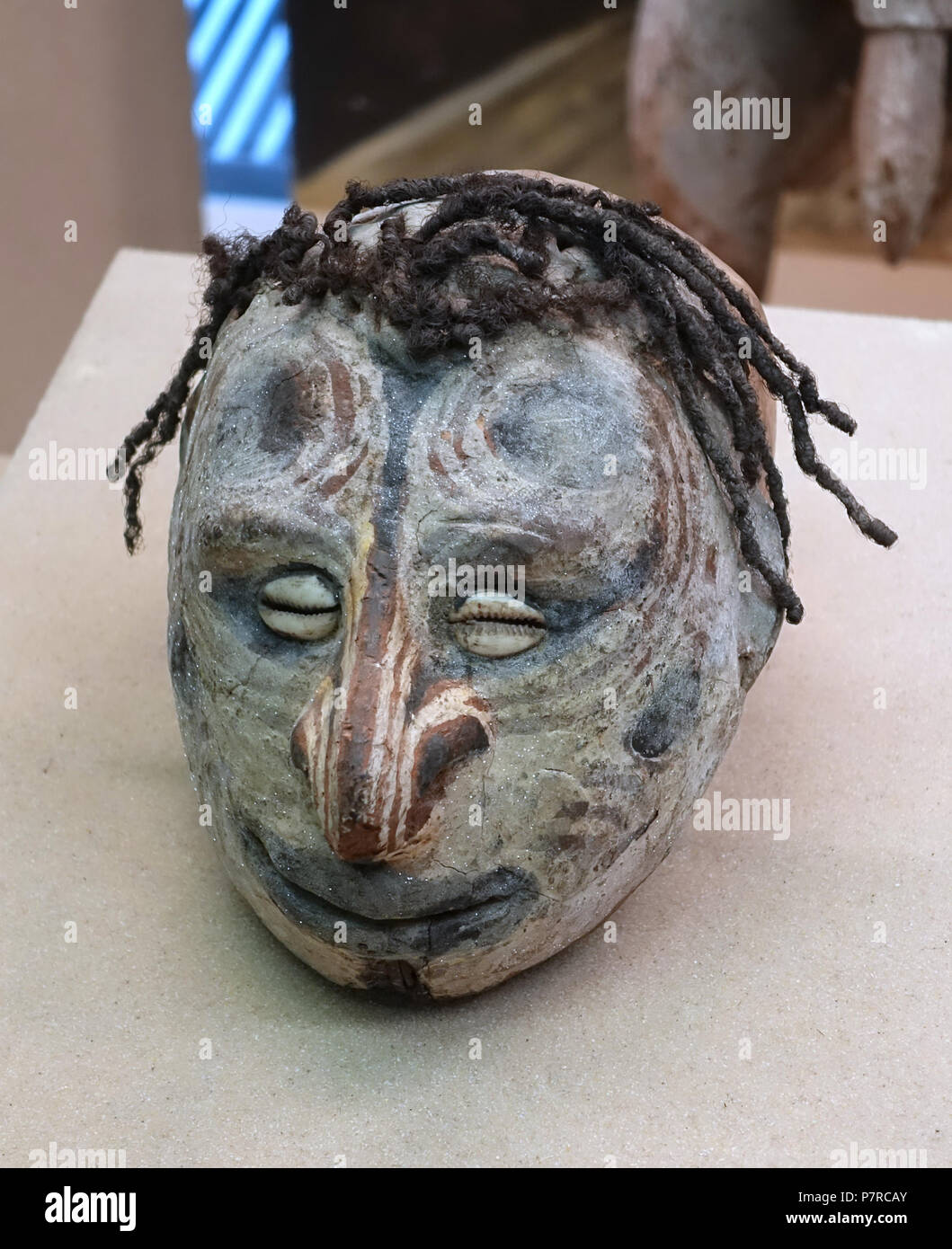 14 Ahnen Kult - Naturhistorisches Museum Nürnberg - Nürnberg, Deutschland - DSC 03854 Stockfoto