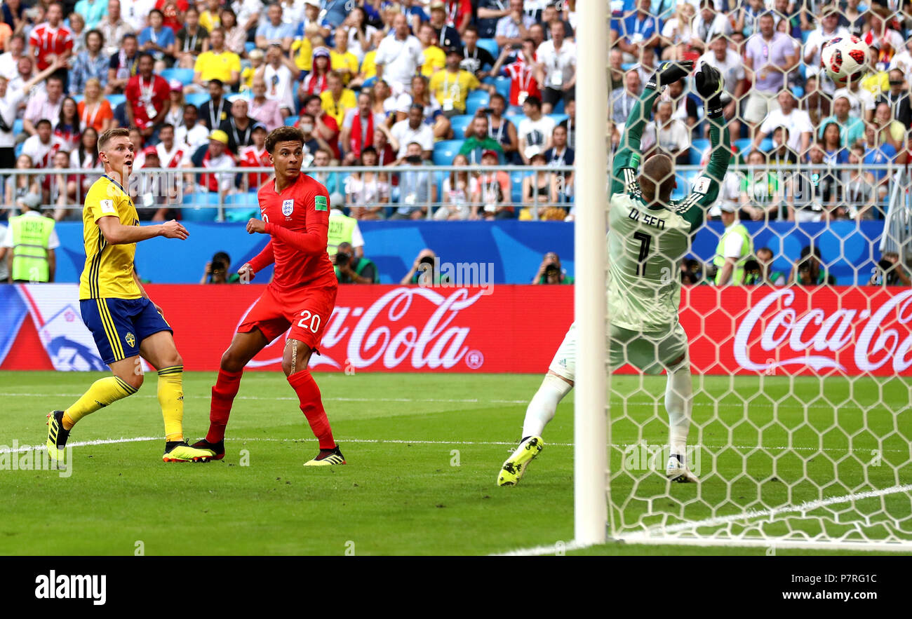 England's Dele Alli scores zweites Ziel seiner Seite des Spiels während der FIFA WM, Viertel Finale von Samara Stadion. Stockfoto