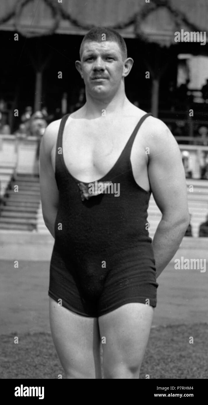 Olympiska spelen i Stockholm 1912. A.O. Ahlgren nahtlos som Ich mellanvikt B brottades oavgjort ich nio timmar mot J. Böling, Finnland. Båda fick en2: ein placering. 1912 21 Anders Ahlgren nahtlos 1912 Stockfoto