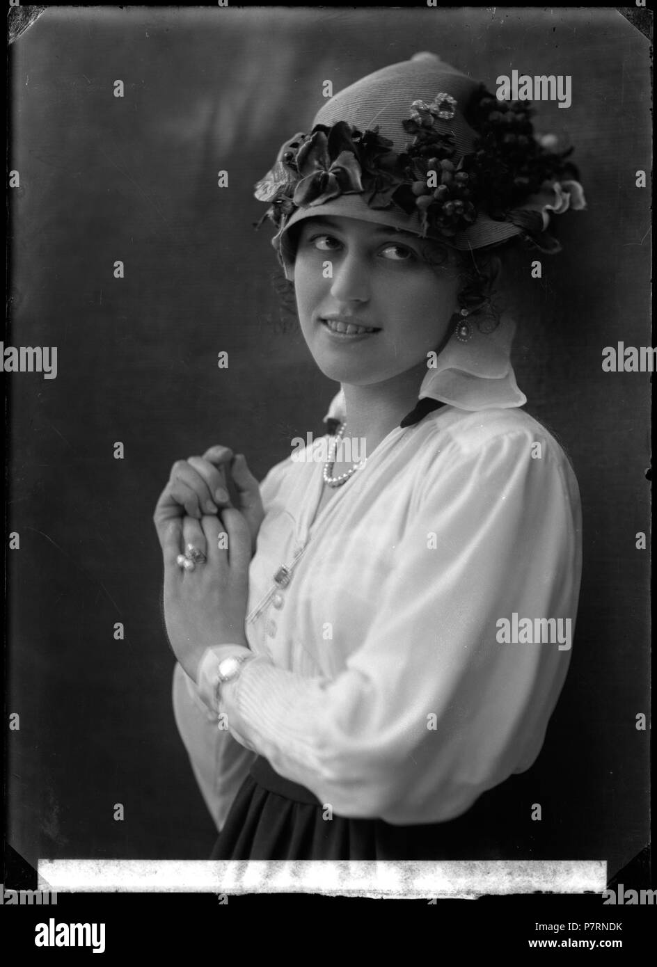 Ebon-vorhut porträtt Strandin, 1913. Glasnegativ 141 Ebon Strandin, Tänzerin, Porträt 1913 - SMV-GS071 Stockfoto