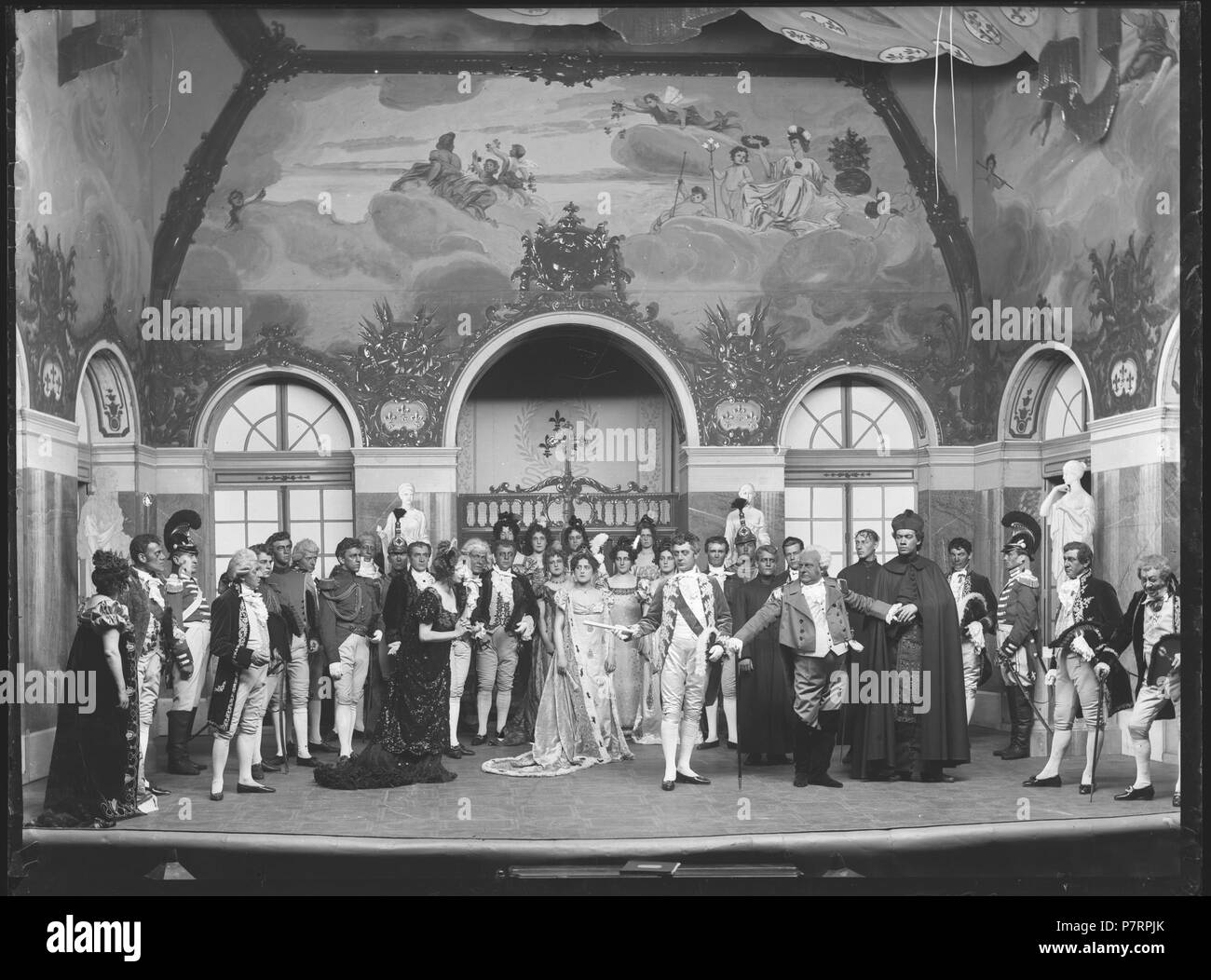 Scen ur Fru de Lavalette, Dramatiska Teatern 1904. Stort glasnegativ 341 Szene aus Fru de Lavalette Dramaten 1904 - SMV - DrT016 Stockfoto