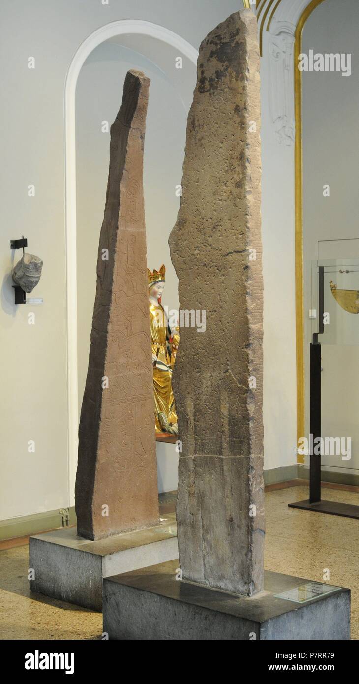 Skandinavien. Der Alstad Stein. Bild-Stein mit Runen Inschrift. Auf beiden Seiten eingerichtet. Alstad, Toten, Oppland, c. 1000. Ringerike-Stil. Historisches Museum. Oslo. Norwegen. Stockfoto