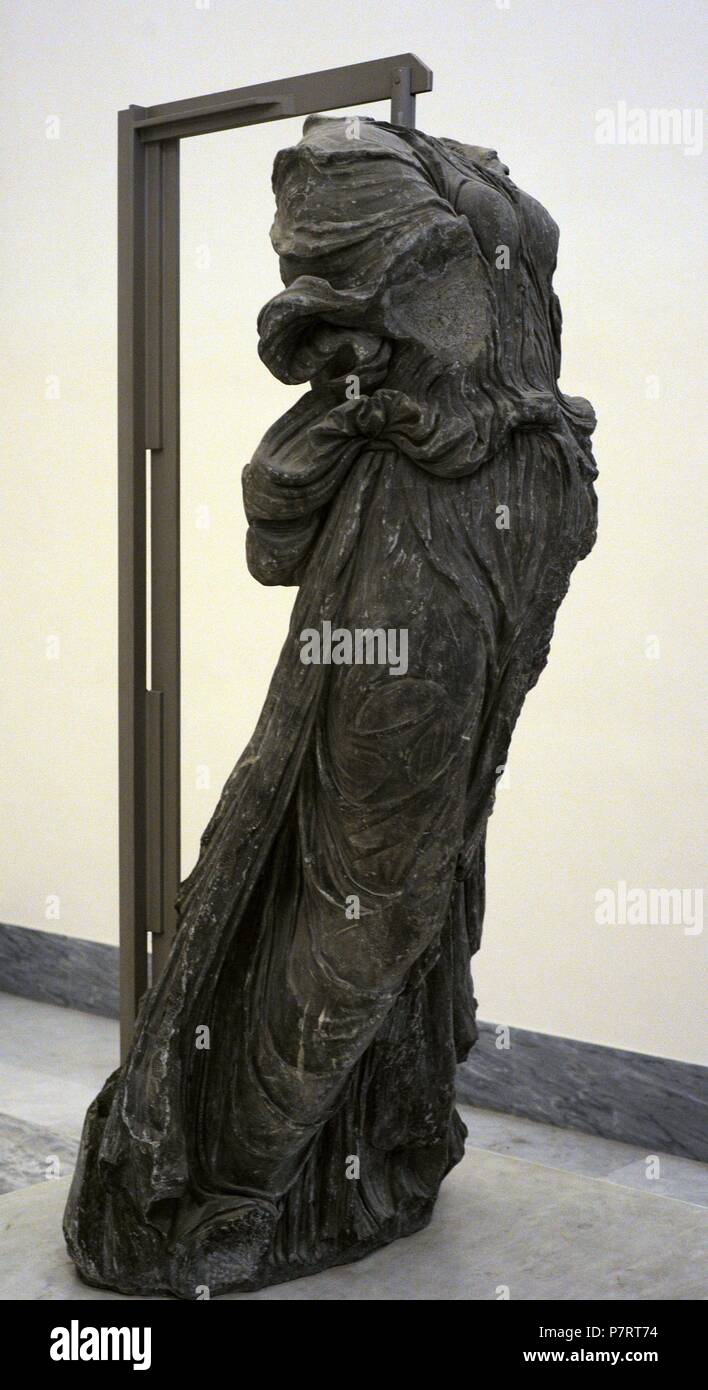 Nike. Römische Kopie, Ende 2. bis Anfang 3. Jahrhundert n. Chr. von einem griechischen Original des Hellenismus. Nationales Archäologisches Museum, Naples. Italien. Stockfoto