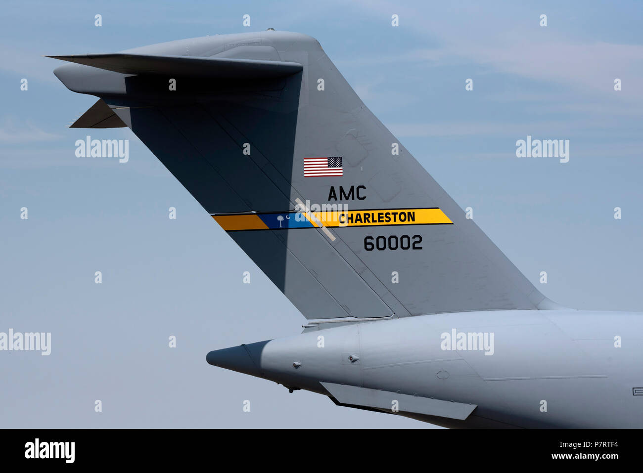 Ein USAF C 17 Globemaster anzeigen Charleston 60002 auf dem Schwanz gemalt Stockfoto