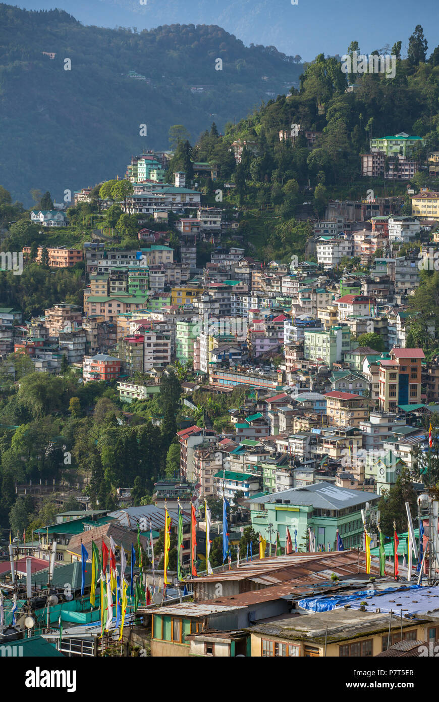 Schöne Luftaufnahme der Stadt in Gangtok, der Hauptstadt von Sikkim, Indien. Stockfoto