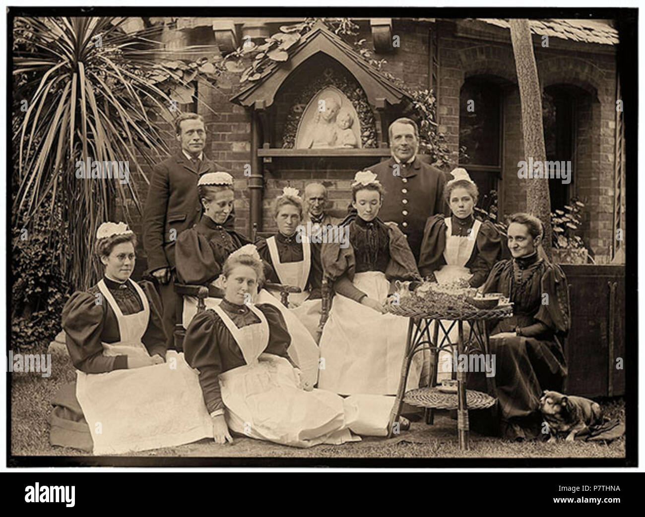 Englisch: Acland Diener 1897 von Sarah Angelina Acland. 24 Februar 2013, 16:25:42 13 Acland Diener 1897 von Sarah Acland Stockfoto