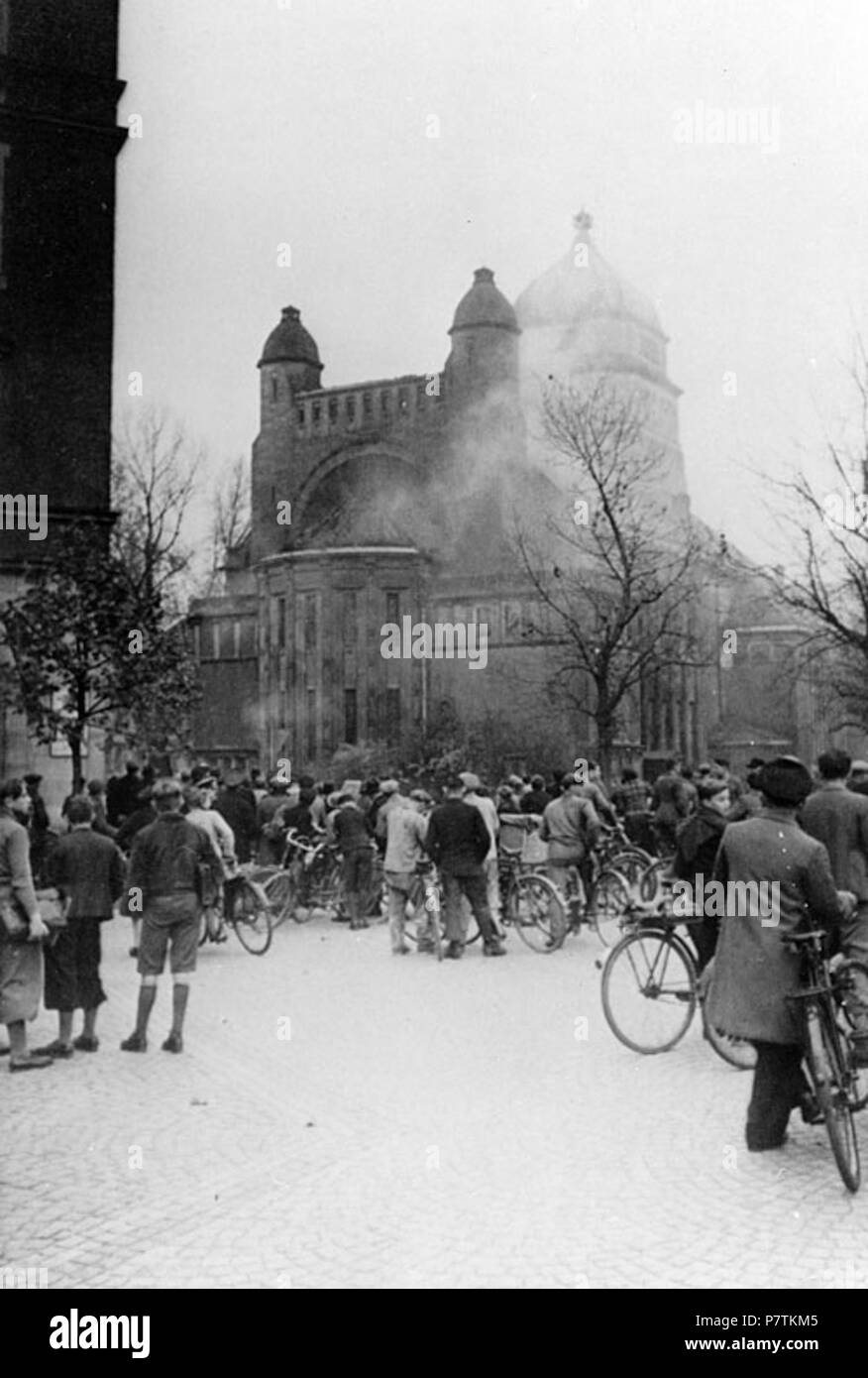 Synagoge in Bamberg - Zerstörung während der cristal Nacht (1938). 1938 32 Bamberg - Synagoge - brennende Stockfoto