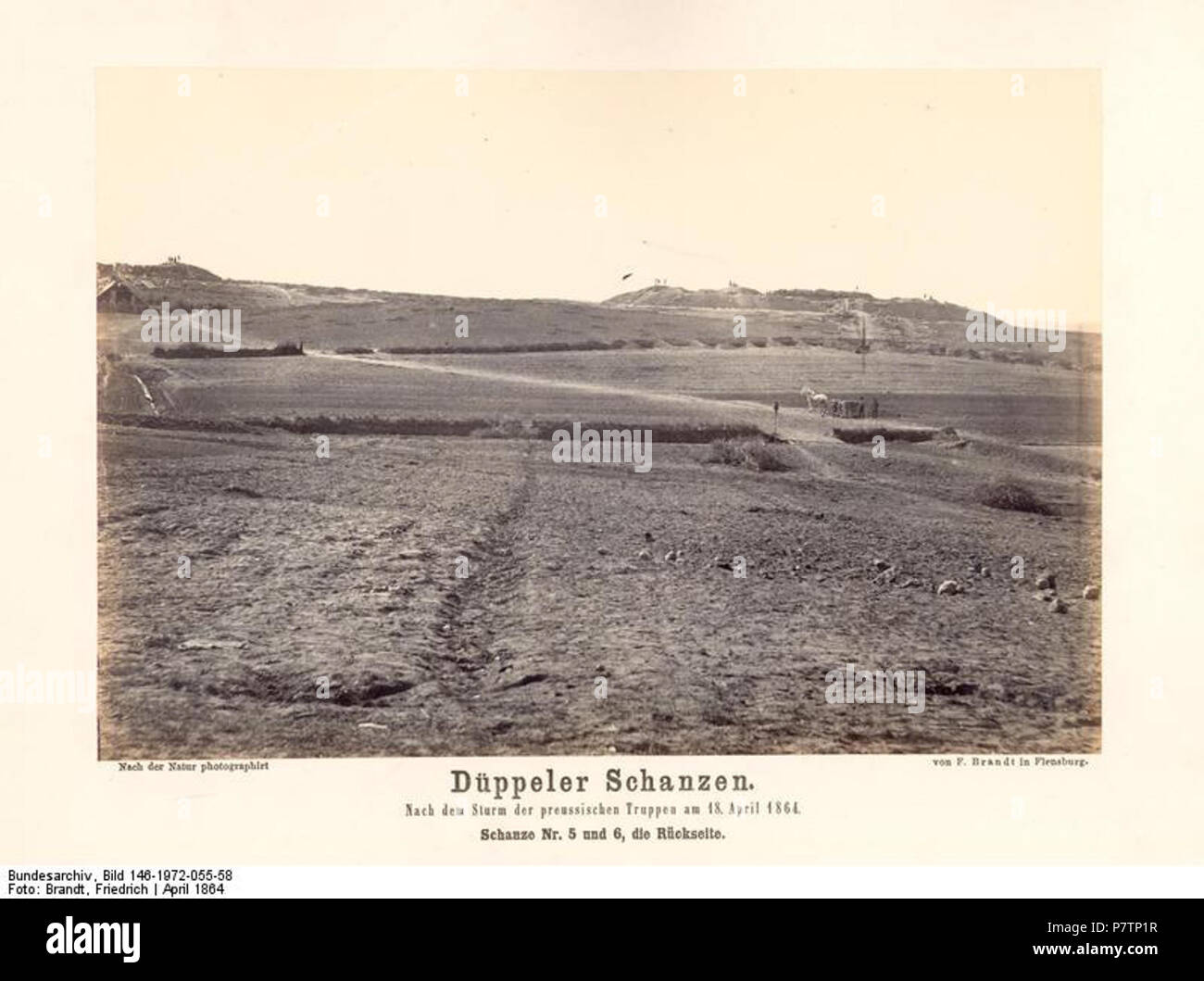 Düppeler Schanzen. Nach dem Sturm der preussischen Truppen am 18. April 1864. Schanze Nr. 5 und 6, die Rückseite. 56 Bundesarchiv Bild 146-1972 -055-58, Deutsch-Dänischer Krieg, Düppeler Schanzen Stockfoto