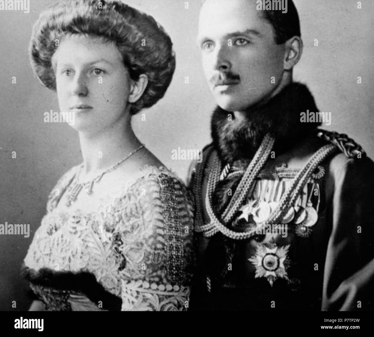 . Herzogspaar von Sachsen-Coburg und Gotha. Informationen von Benutzern hinzugefügt. Portrait von Franz Langhammer.[1]. 1905 57 Bundesarchiv Bild 146-2007 -0193, Herzogspaar von Sachsen-Coburg und Gotha Stockfoto
