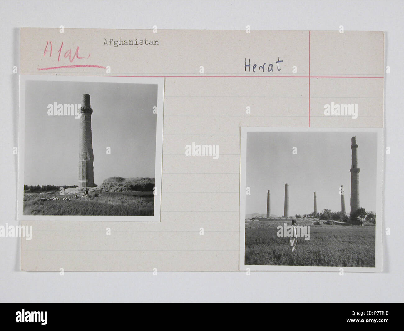 In Afghanistan, in Herat: musalla-komplex; Karteikarte: Minarette. Von 1939 bis 1940 64 CH-NB-Afghanistan, Herat - musalla-komplex - Annemarie Schwarzenbach - SLA-Schwarzenbach-A -5-19-173 Stockfoto