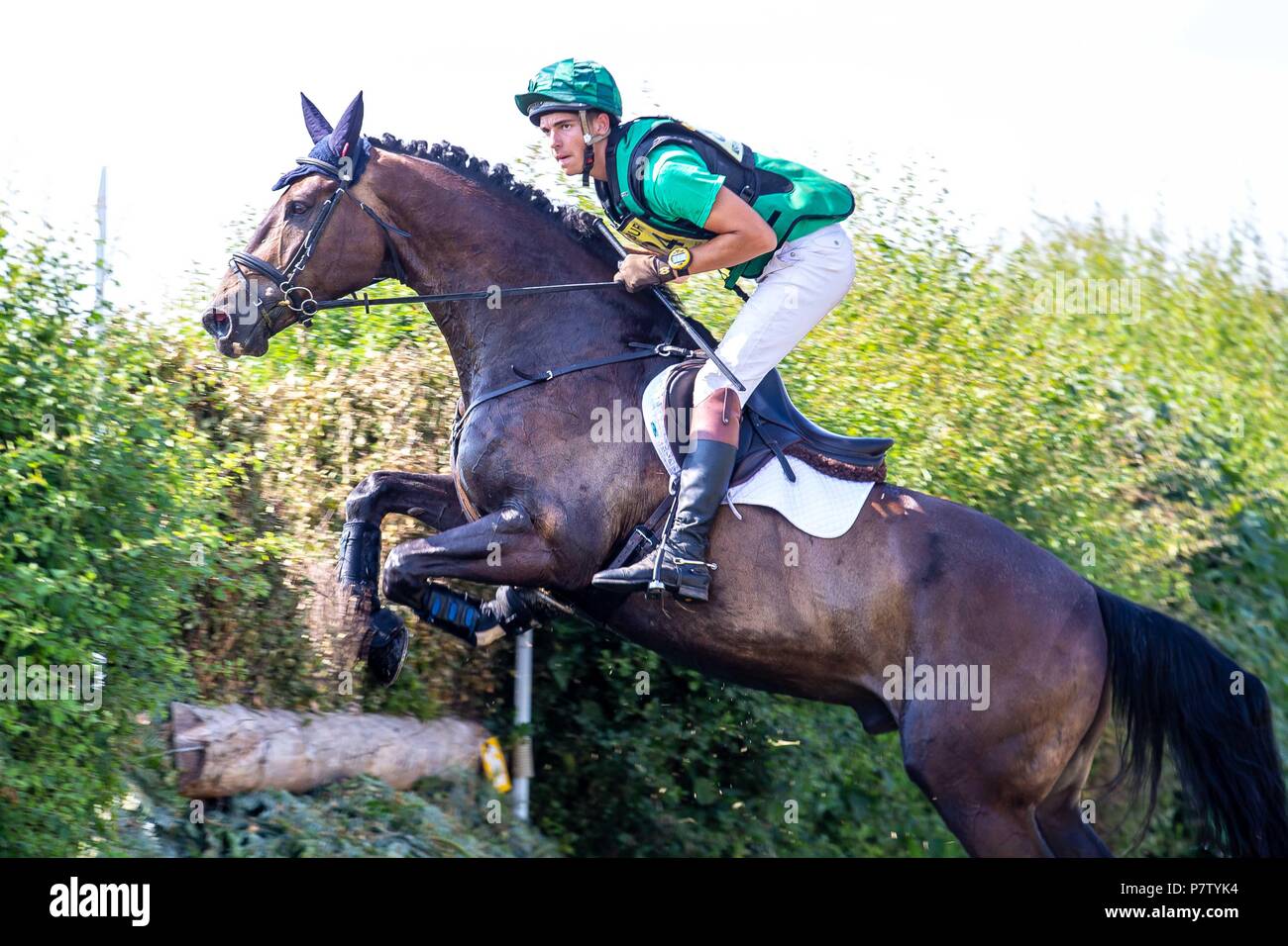 Platz 5. Max Warburton reiten Jamaicas Stolz. GBR. Fortgeschrittene Anfänger Abschnitt L. St James Place Barbury Horse Trials. Horse Trials. Cross Country. Barbury Castle. Wroughton. Somerset. UK. 06.07.2018. Stockfoto