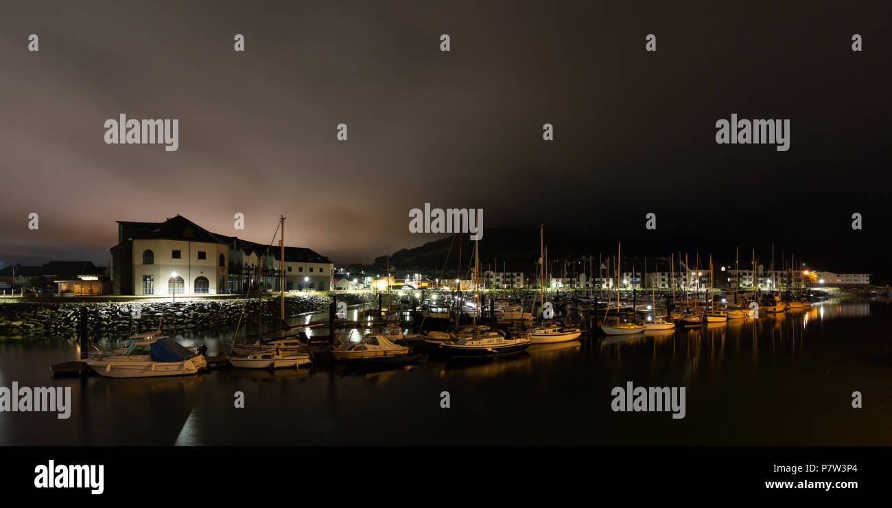 Aberystwyth, Ceredigion, Wales, Großbritannien, 08. Juli 2018 UK Wetter: Wolken und Nebel über den Himmel über Aberystwyth in den frühen Morgenstunden verschoben, es bald verschwunden, wie die Sonne begann, das Land zu beleuchten. © Ian Jones/Alamy Leben Nachrichten. Stockfoto