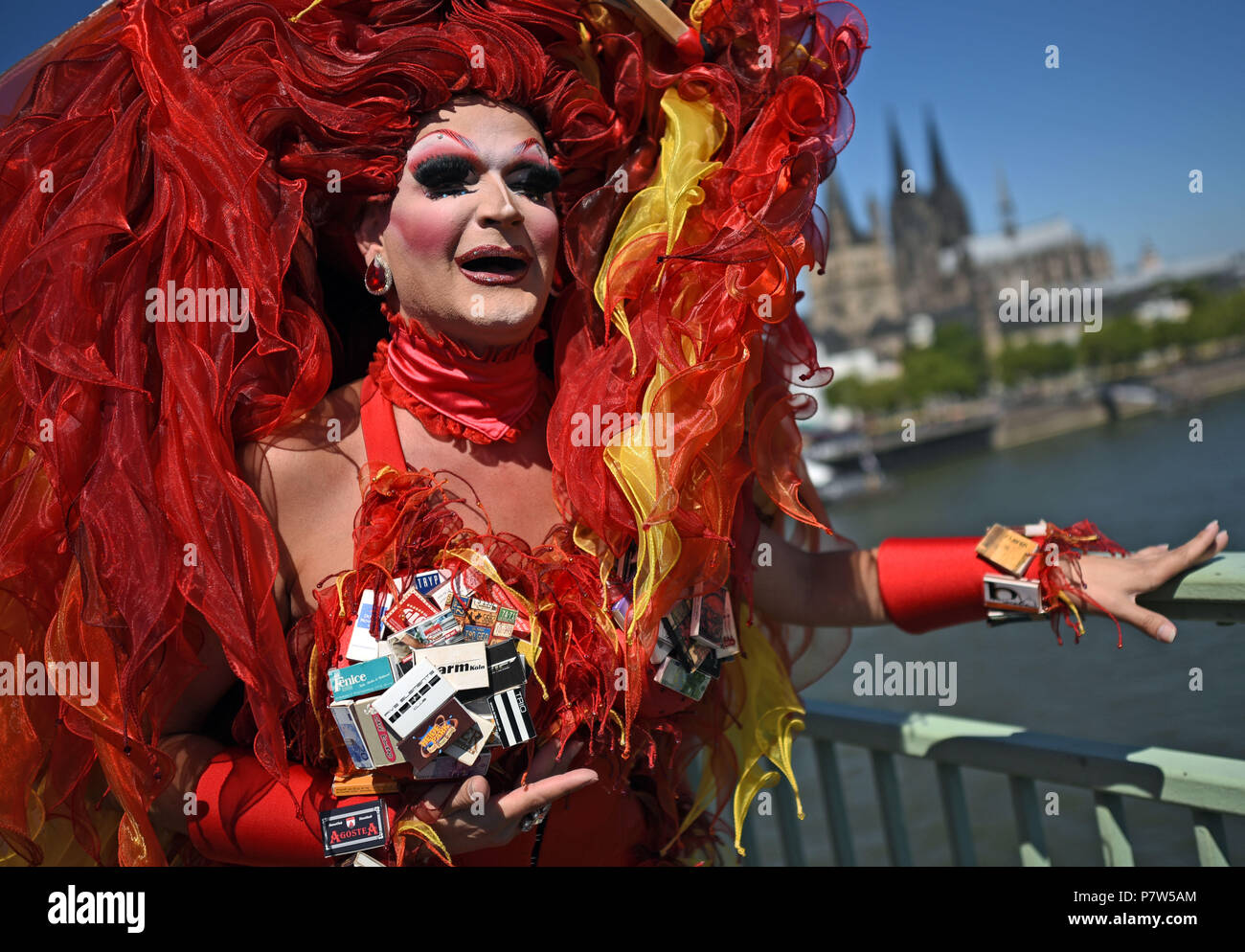 Gay parade cologne -Fotos und -Bildmaterial in hoher Auflösung – Alamy