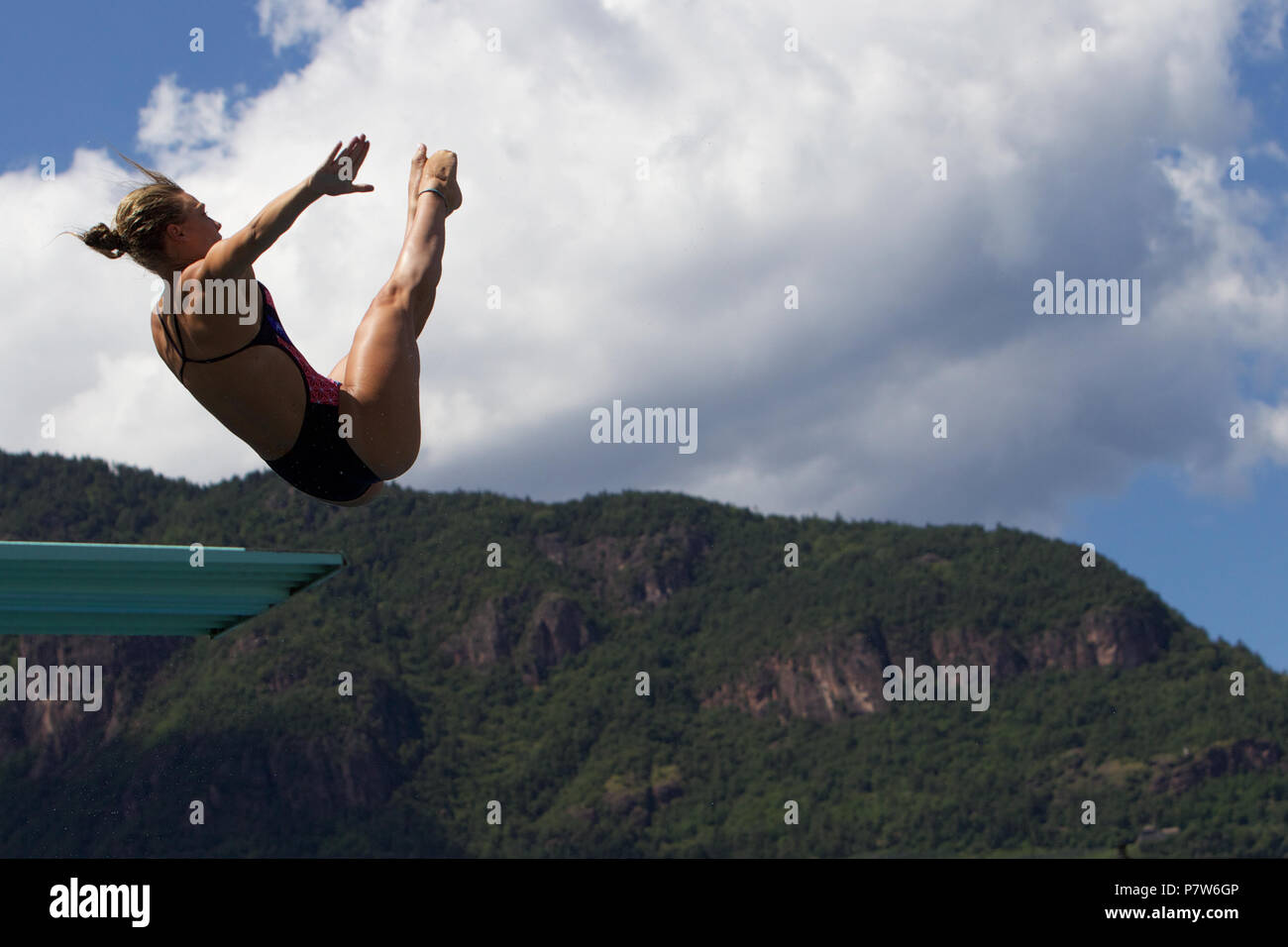 Wasserspringen 3m frauen Fotos und Bildmaterial in hoher Auflösung