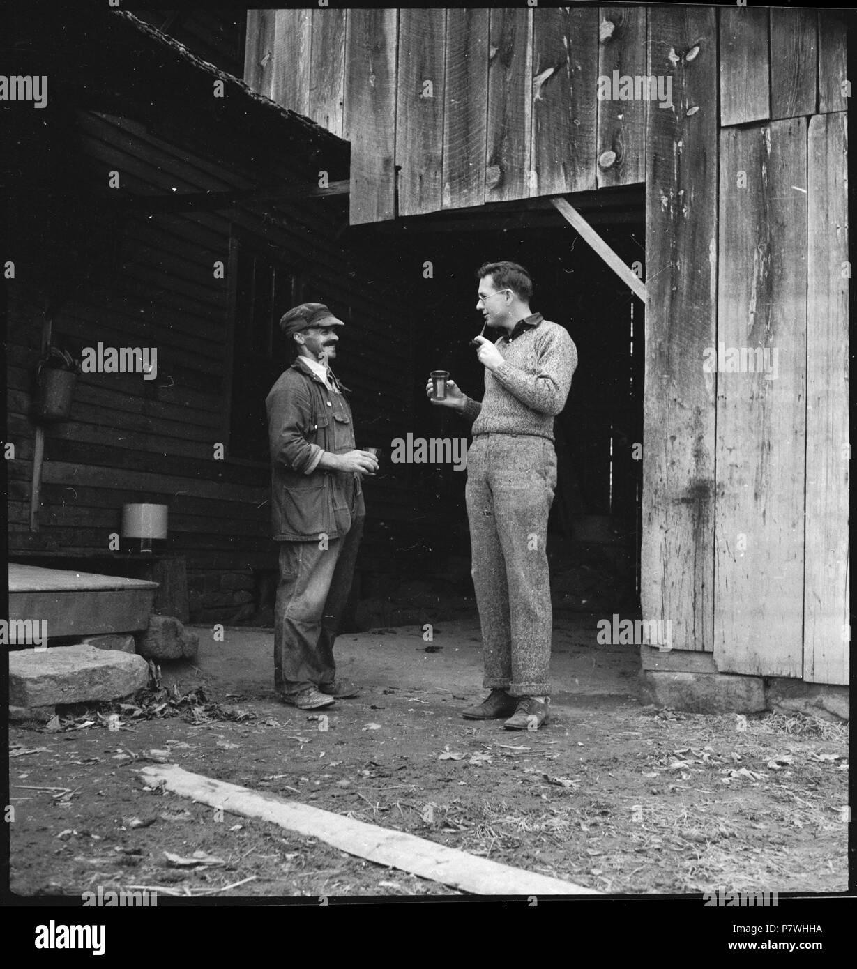 USA, Gruetli/TN: Bauernhof; Meilen Horton und Mann bin Diskutieren. Von 1936 bis 1938 85 CH-NB-USA, Gruetli-TN-Farm - Annemarie Schwarzenbach - SLA-Schwarzenbach-A SSL-100 -149 Stockfoto