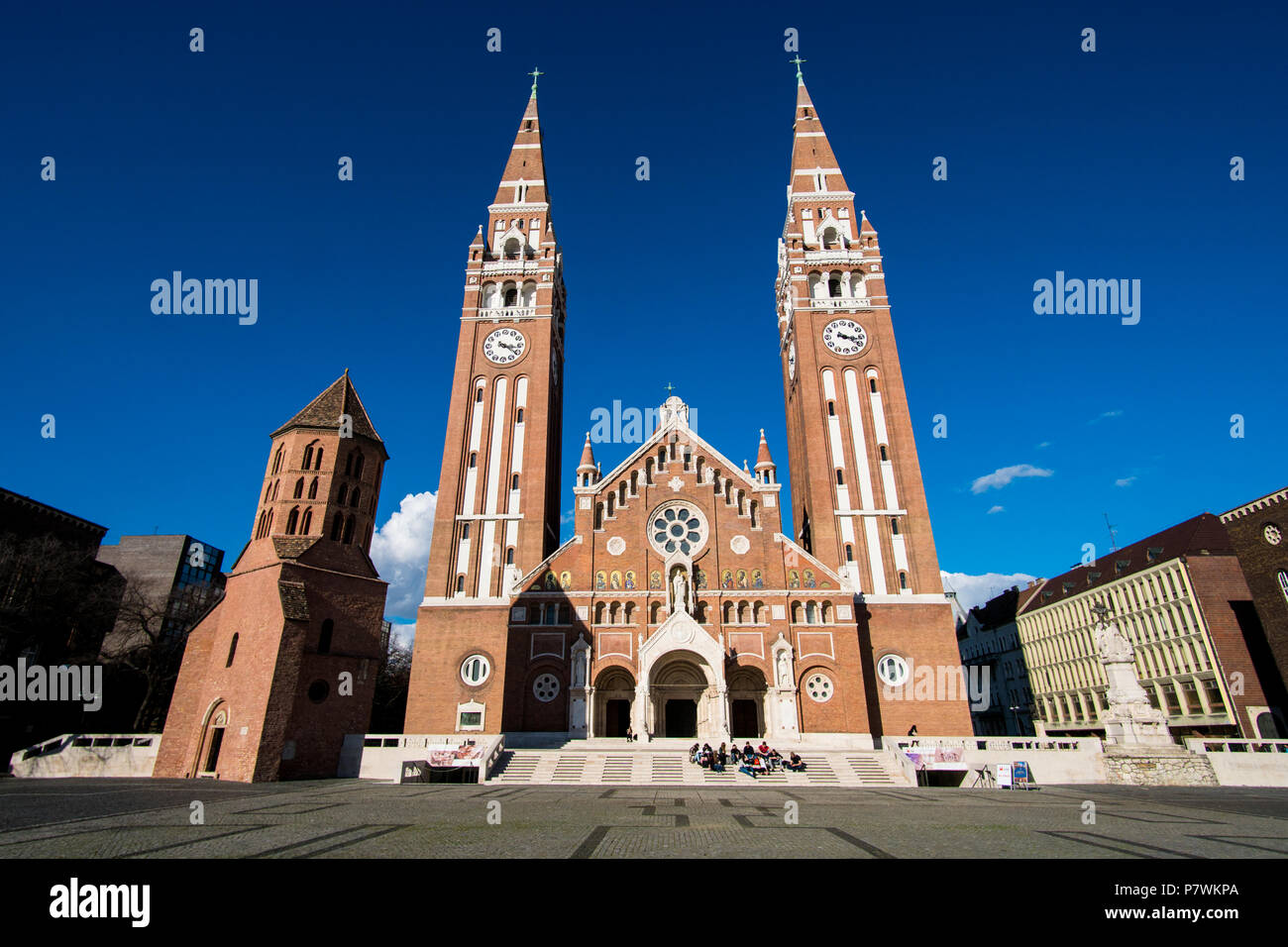 Szeged, Ungarn - 13. März 2018: Votivkirche und Kathedrale Unserer Lieben Frau von Ungarn in Szeged Stockfoto