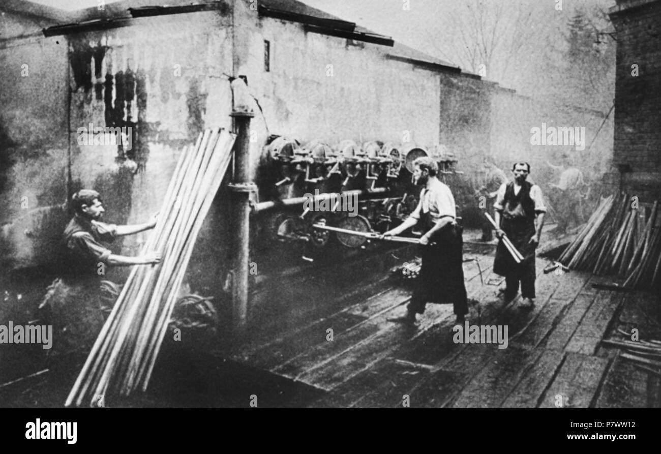 N/A. N/A 372 Thonet - Dämpfen von Holz Stockfoto