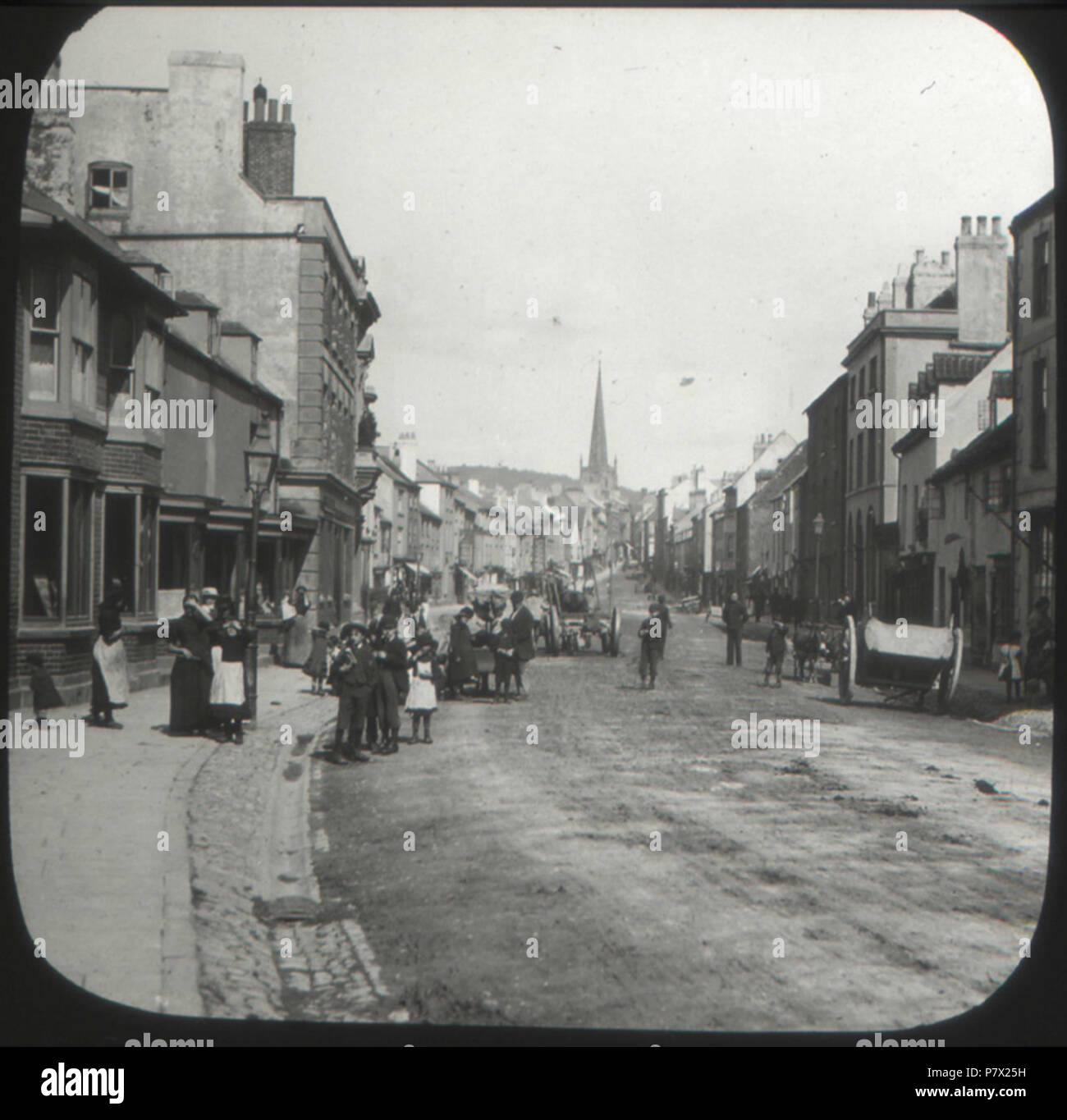 Englisch: Monnow Straße in C. 1895 auf der linken Seite ist die Worcester Lodge Pub. Monmouth Museum Identifikationsnummer: M 86.119. ca. 1895 276 Monnow Straße in C. 1895 Stockfoto Englisch: Monnow Straße in C. 1895 auf der linken Seite ist die Worcester Lodge Pub. Monmouth Museum Identifikationsnummer: M 86.119. ca. 1895 276 Monnow Straße in C. 1895 Stockfoto