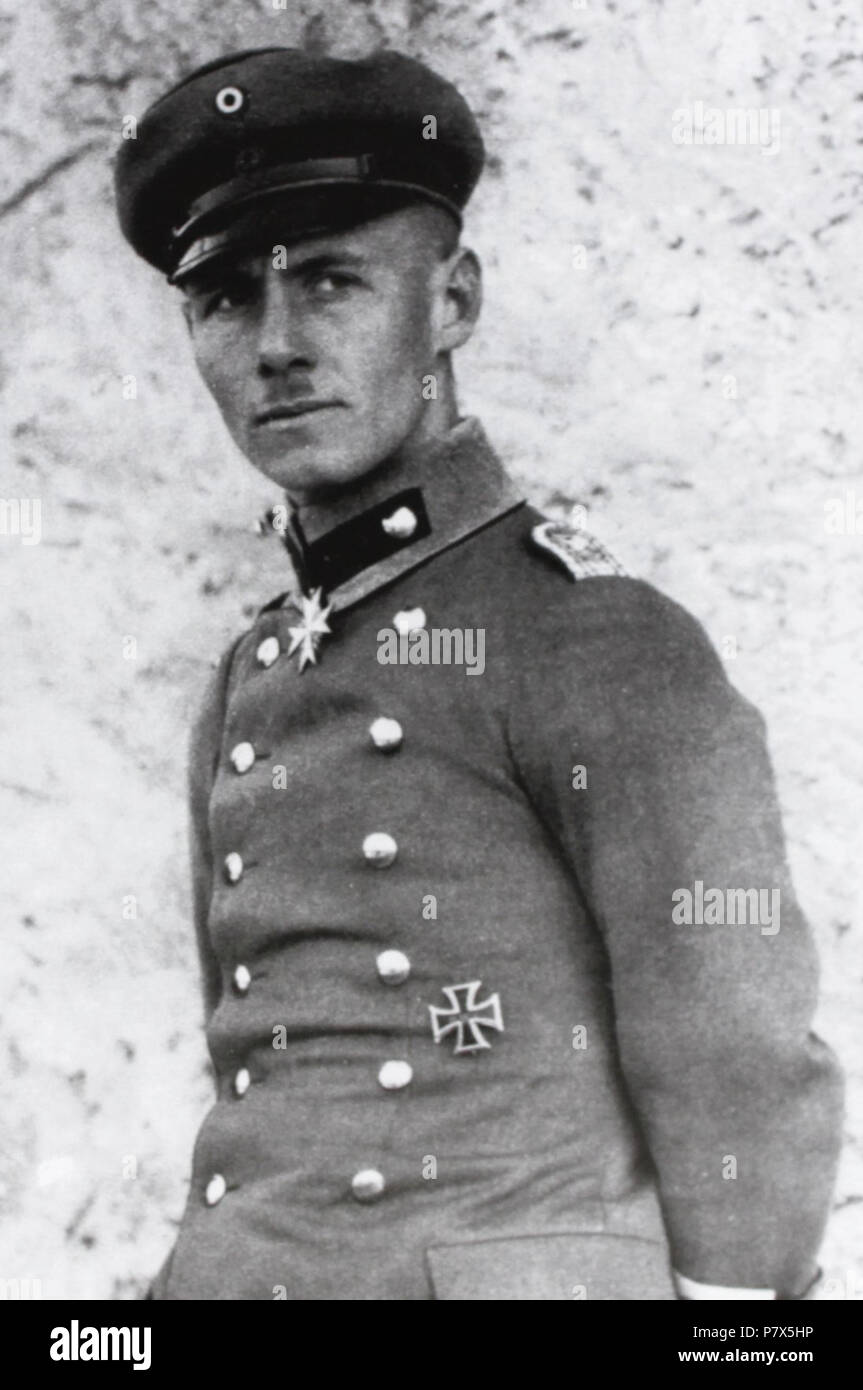 Englisch: Leutnant Erwin Rommel in der italienischen Front, 1917 Italiano: Il tenente Erwin Rommel sul Fronte italiano Durante la battaglia di Caporetto. Oktober 1917 147 Erwin Rommel Stockfoto