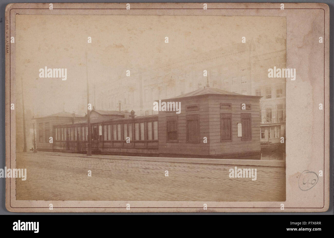 Deutsch: Beschreibung Het voormalige Badhuis aan het Rokin (1914) afgebroken Documenttype foto Vervaardiger Gebroeders van Rijkom Collectie Collectie Stadsarchief Amsterdam: kabinetfoto Datering's 1898 t/m 1914 Geografische naam Rokin Inventarissen Http://archief.amsterdam/archief/10005/1334 Afbeeldingsbestand 010005001334. 1898 t/m 1914 168 Gebroeders van Rijkom, Afb 010005001334 Stockfoto