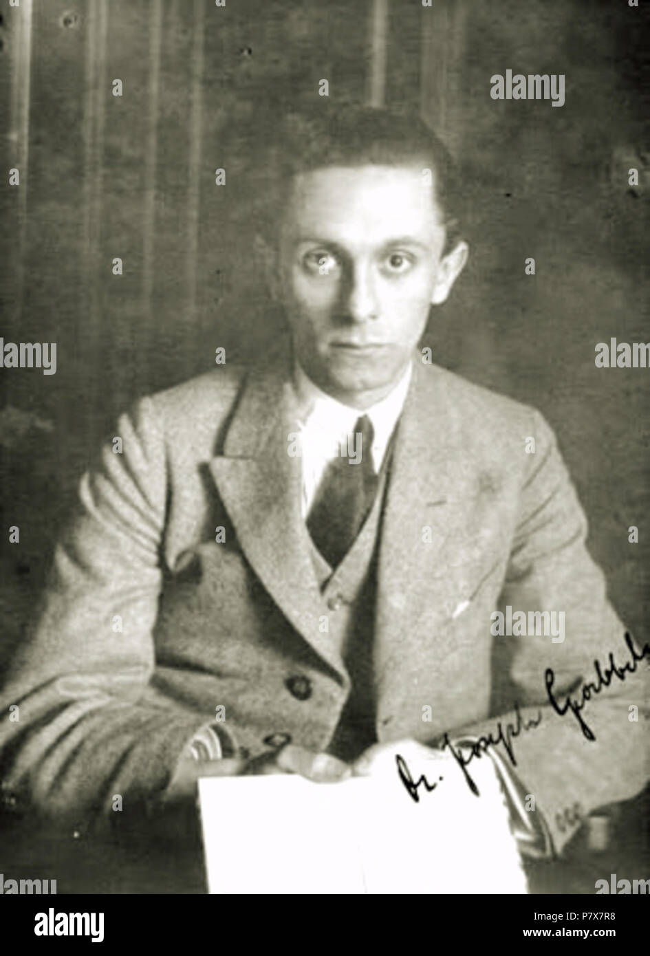 Italiano: Ritratto autografato - Dr. phil. Joseph Goebbels, 1921. 1921 174 Goebbels 1921 handsignierte Bild Stockfoto