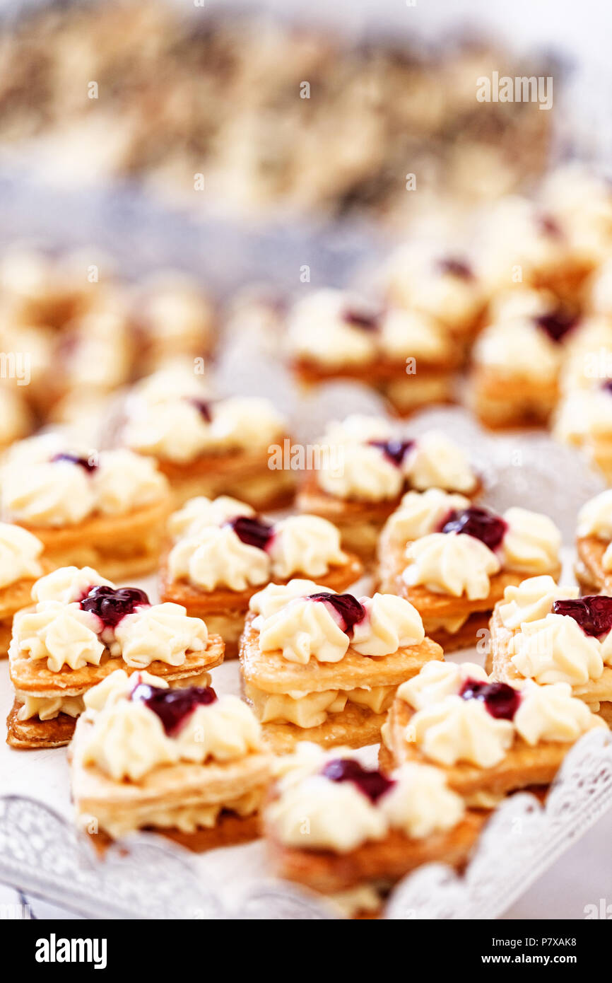 In der Nähe von Mini Kuchen, süßes Dessert Stockfoto