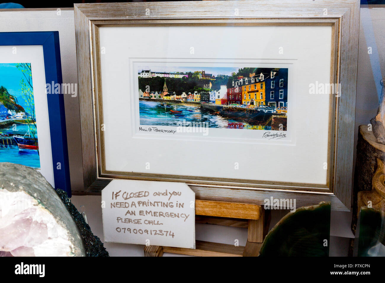 Eine amüsante Bekanntmachung in ein Geschenk Shop Fenster in Tobermory, Isle of Mull, Argyll und Bute, Schottland, Großbritannien Stockfoto