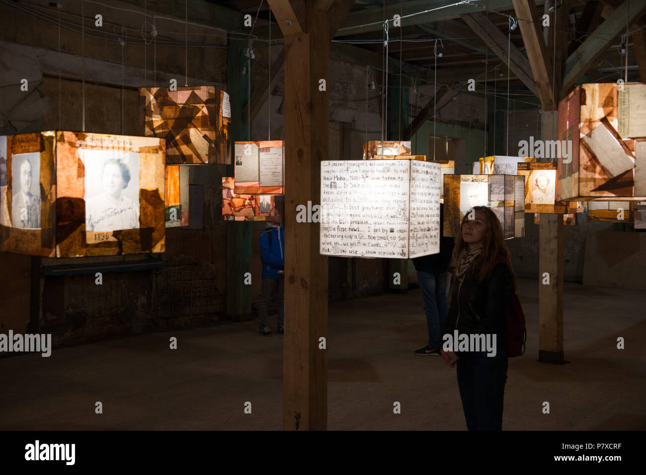 Mädchen in der Rigaer Ghetto und Holocaust Museum Stockfoto