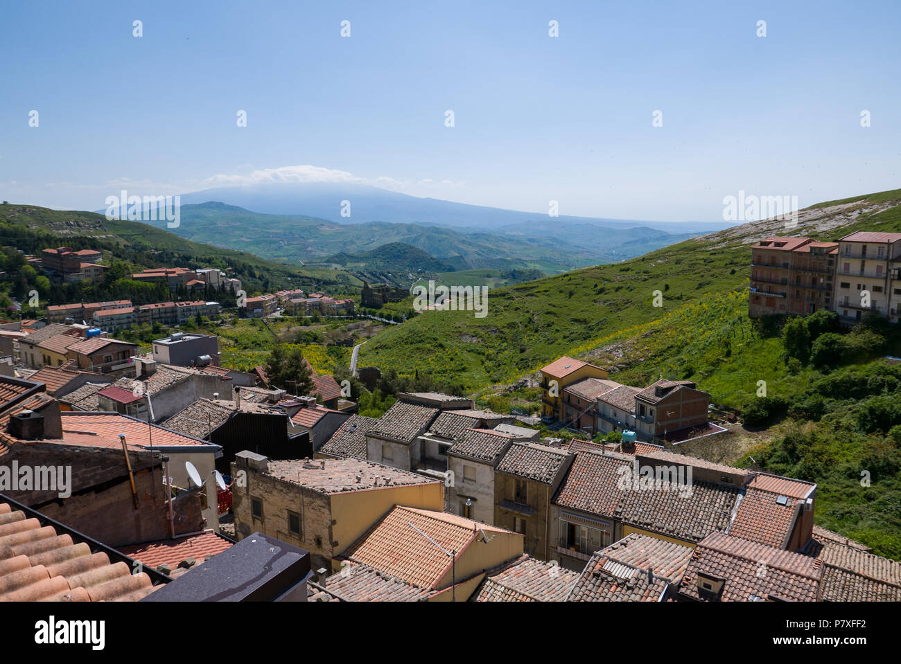 Troina ist eine Stadt, die ehemalige Bischofsstadt, Gemeinde (Gemeinde) und Latein der römisch-katholischen Kirche in der Provinz Ragusa, Sizilien, Italien. Es befindet sich im Verzeichnis Stockfoto