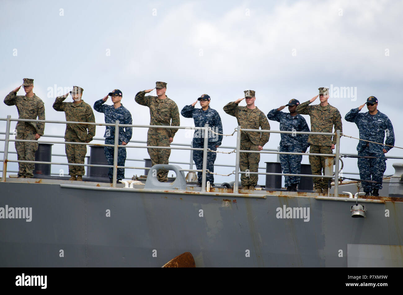 Amerikanische Harpers Ferry-Klasse dock Landung Schiff USS Oak Hill (LSD-51) während die Marine Parade 100 annversary der polnischen Marine in Gdynia, Polan zu feiern. Stockfoto