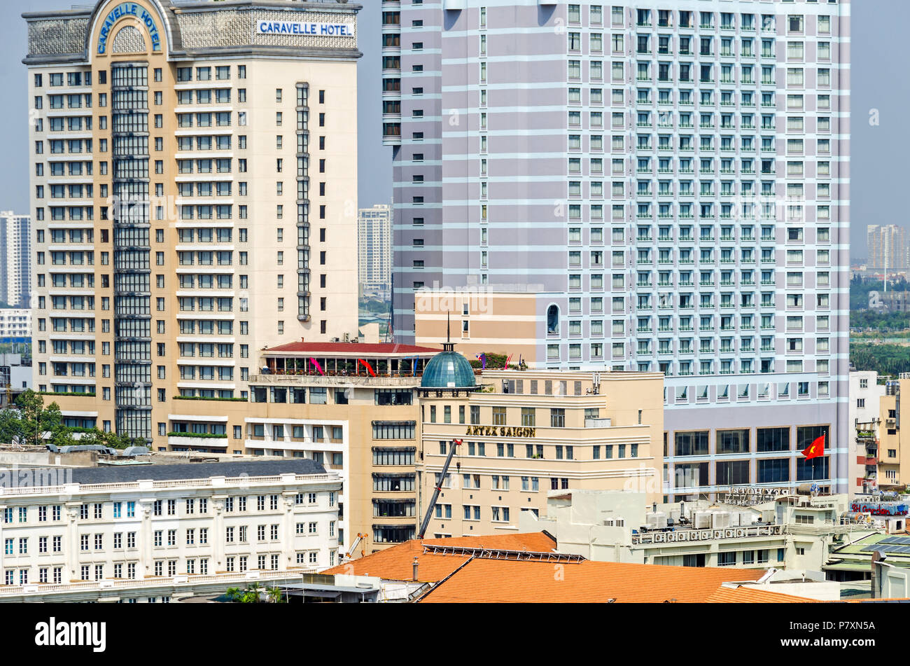 Ho Chi Minh City, Vietnam - 4 April, 2018: Blick auf die schnell wachsende und baute Zentrum von Saigon mit dem Opera Ansicht Gebäude von artex Saigon besaß ich Stockfoto
