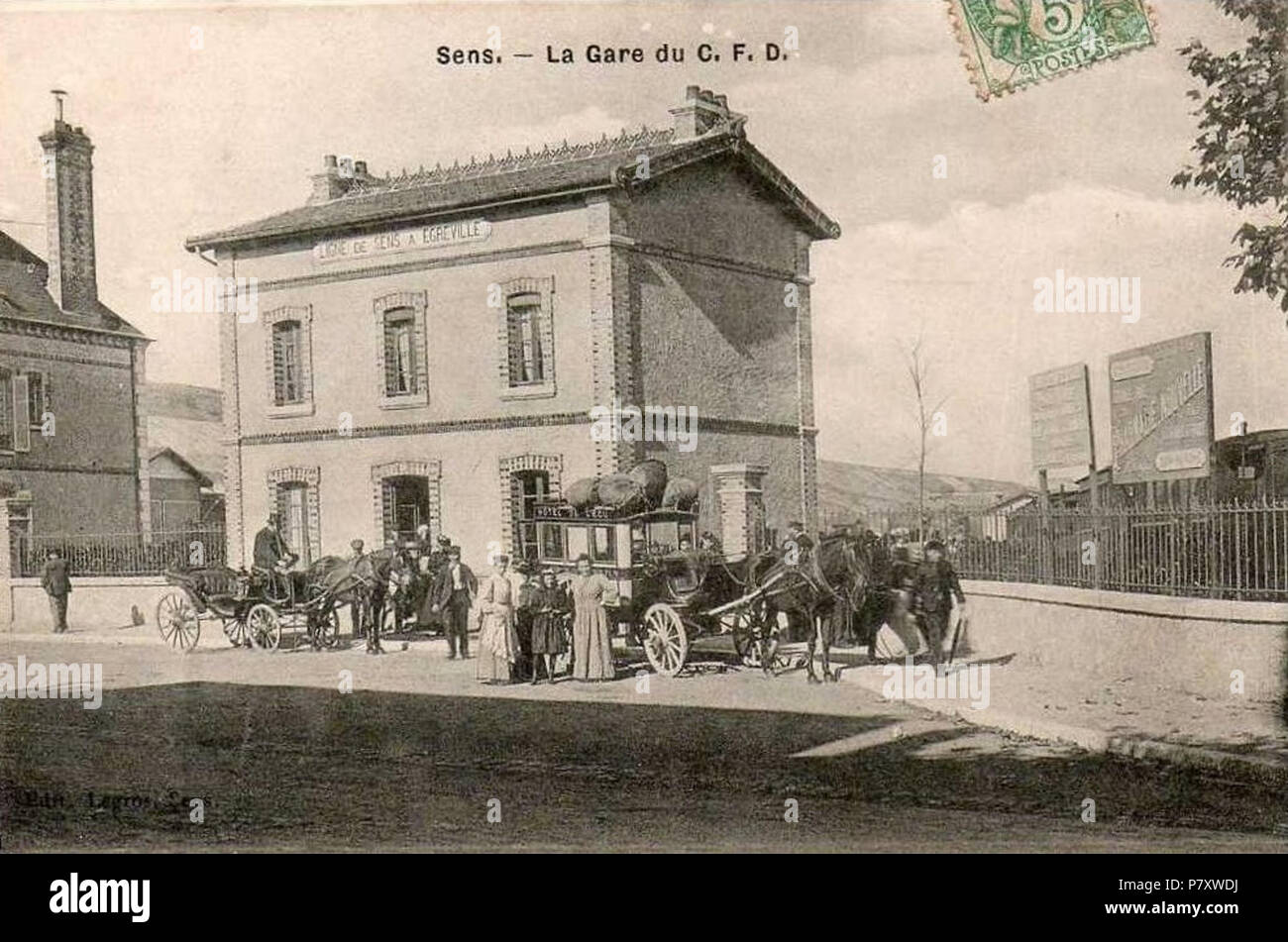 Français: Gare des Chemins de Fer à Sens, terminus Départementaux de la ligne de Sens à Égreville. 89100 Sens. 1. Januar 1939 167 Gare CFD de Sens Stockfoto
