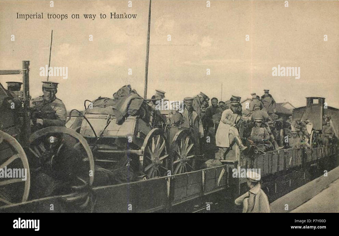 Englisch: en: beiyang Armee durch en geboten: Yuan Shikai auf ihrem Weg nach en: Hankou mit der Revolutionäre in Reaktion auf die Wuchang Aufstand zu engagieren. Postkarte 1911 veröffentlicht. 1911 185 Hankou chinesische Revolution 1911 Stockfoto