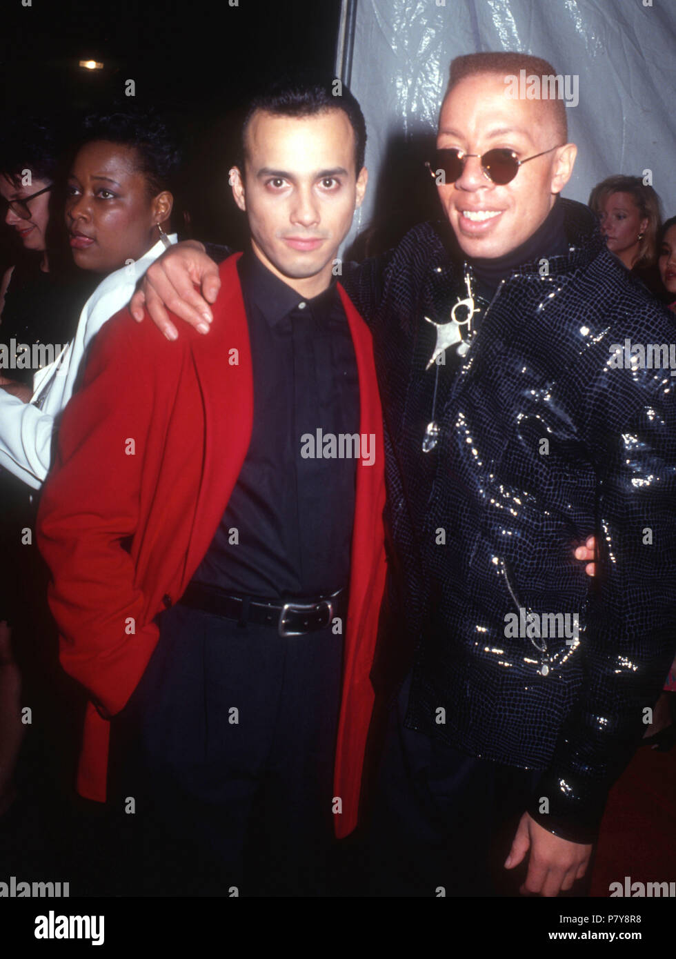 LOS ANGELES, Ca - 27. Januar: (L-R) Hersteller/Darsteller Robert Clivilles und David Cole von C+C Music Factory 19 American Music Awards am 27. Januar 1992 an dem Shrine Auditorium in Los Angeles, Kalifornien. Foto von Barry King/Alamy Stock Foto Stockfoto
