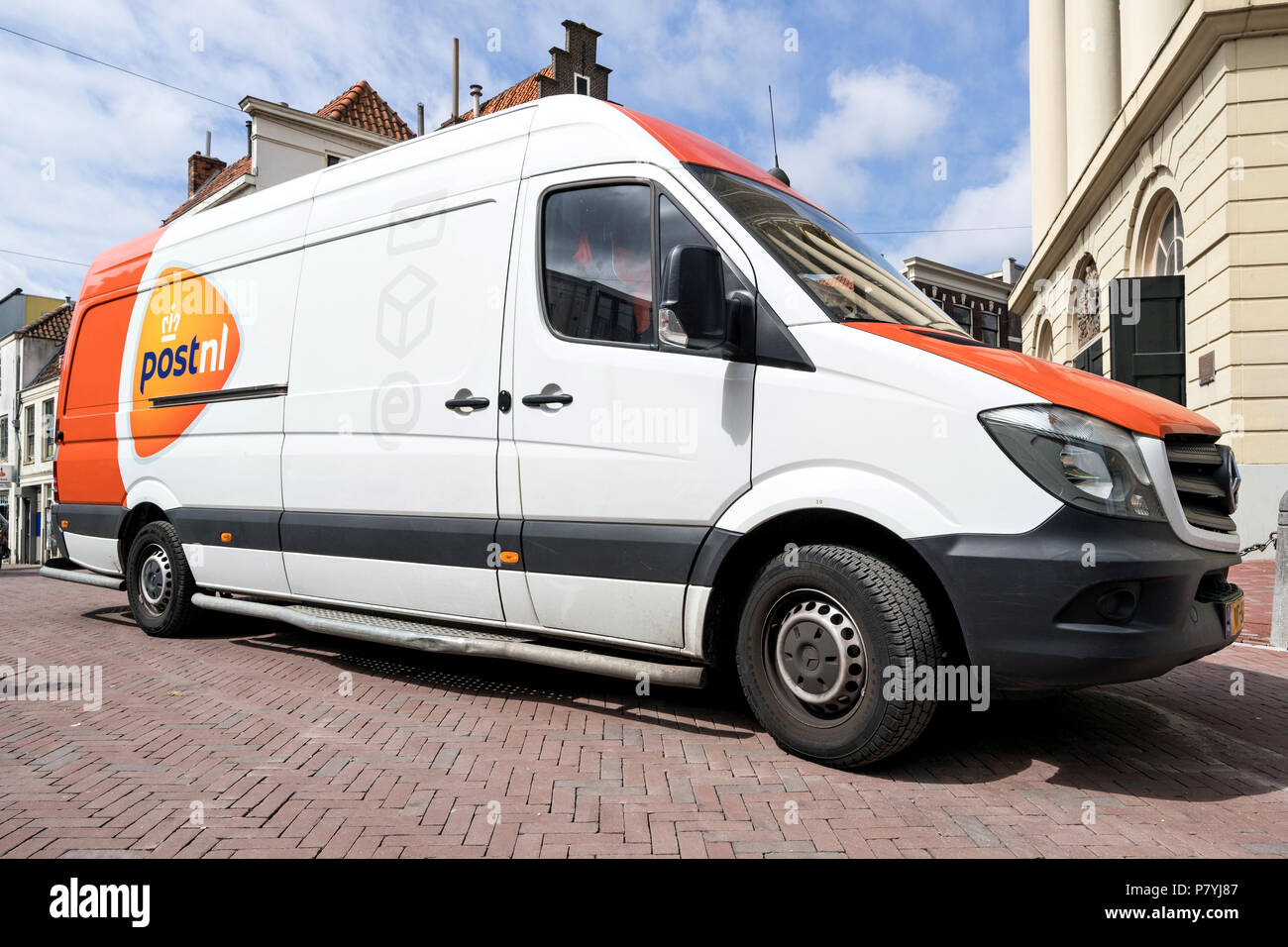Y Van Postnl Liefern Postnl Ist Ein Brief Paket Und E Commerce