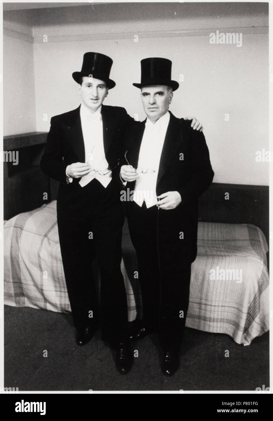 Englisch: Peter Hunter (= Otto Salomon) und sein Vater Erich Salomon  (London, 1935) (Sammlung der Internationalen Zentrum für Fotografie (ICP),  New York). 1935 297 OttoErichSalomon 1935 Stockfotografie - Alamy