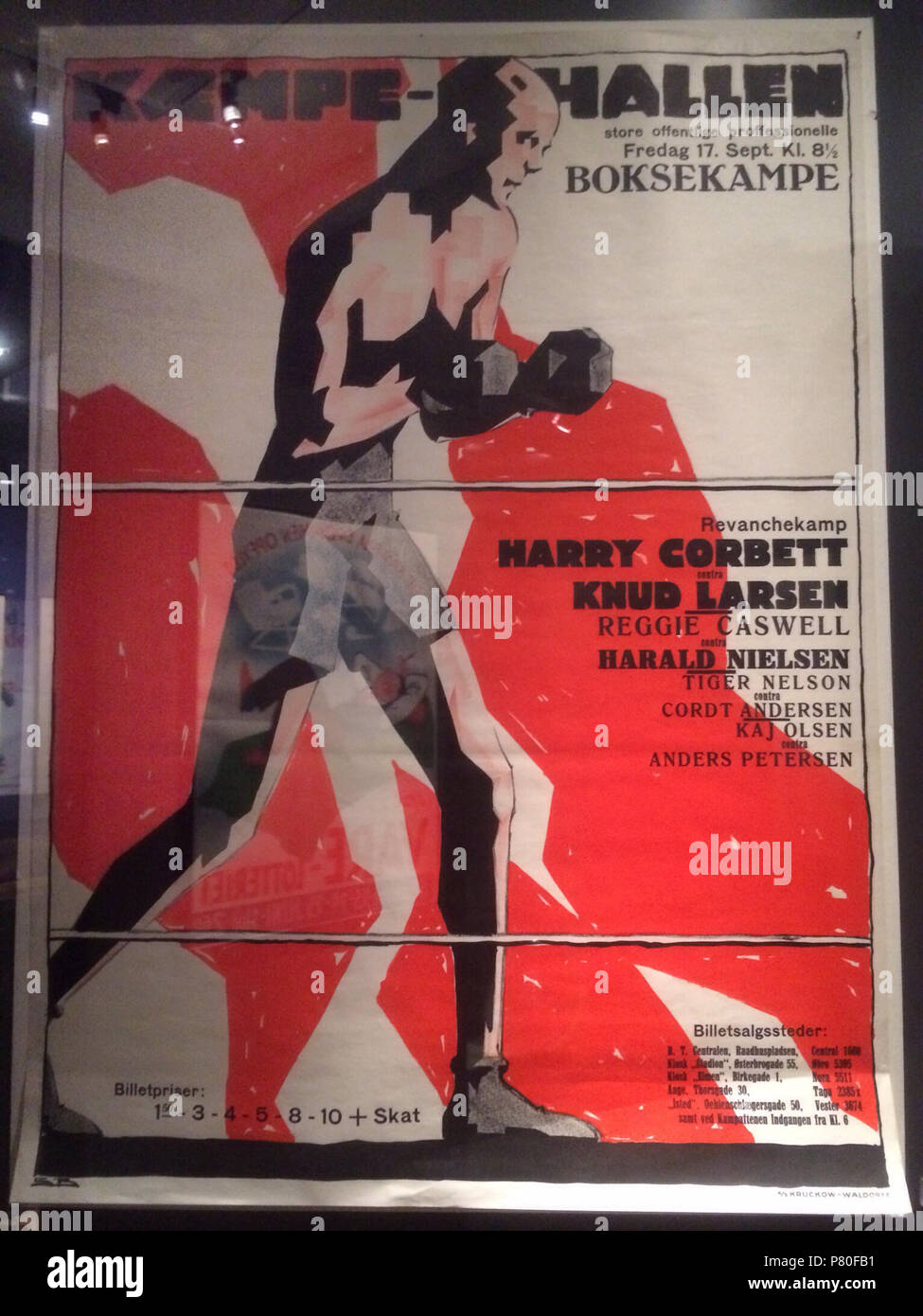 Dansk: Plakat boksestaevne ich Kaempehallerne (Københavns Forum) für boksekamp mellem Knud Larsen og Harry Corbett 17. September 1929. 13 Februar 2014, 17:28:06 318 Poster Larsen Corbett 1929 Stockfoto