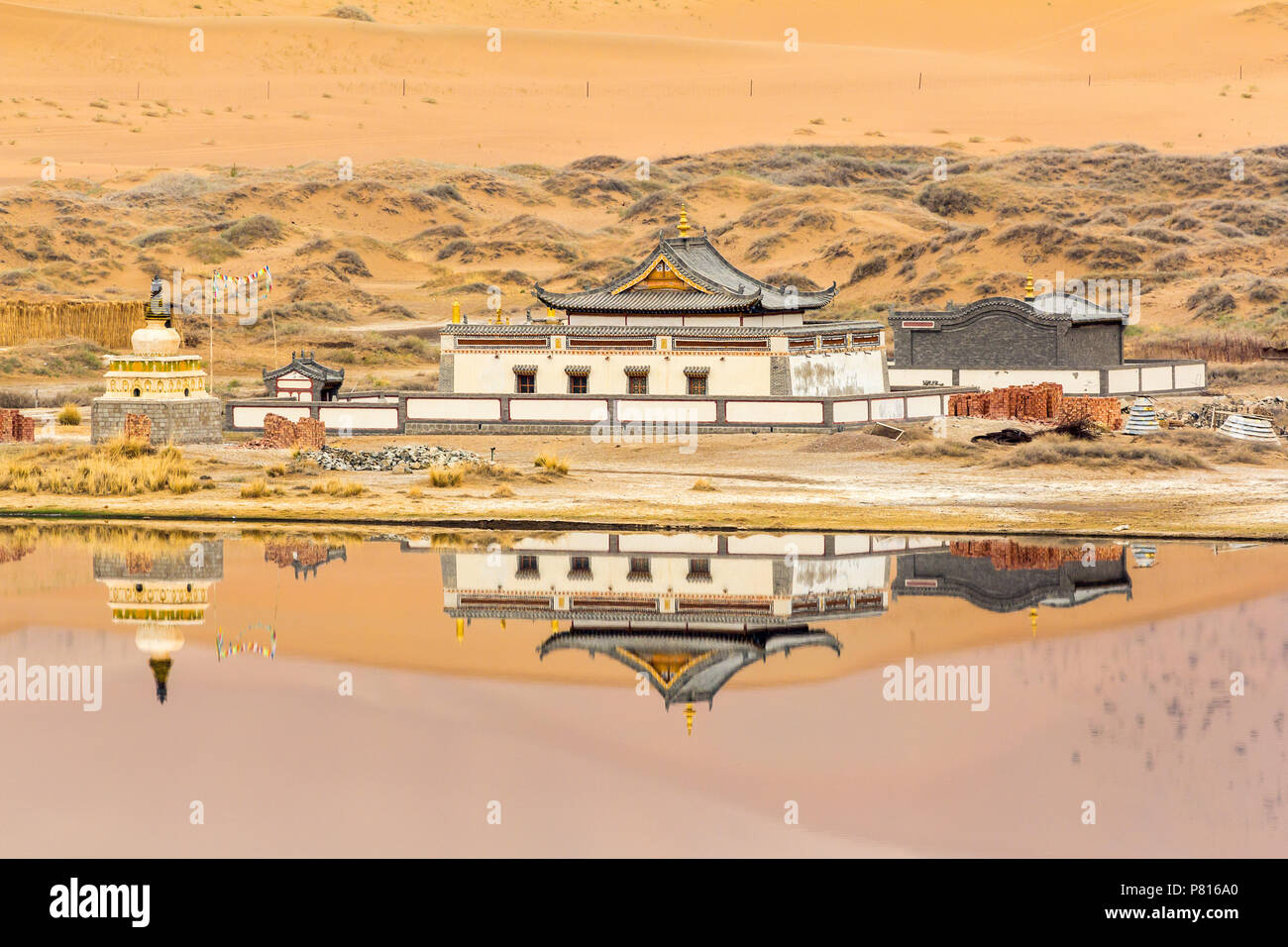 Mongolische Kloster Badain Jaran Badain Jilin, Wüste, der Inneren Mongolei, China Stockfoto