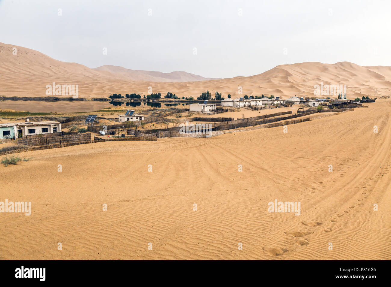 Badain Jaran Wüste, Innere Mongolei, China. Stockfoto