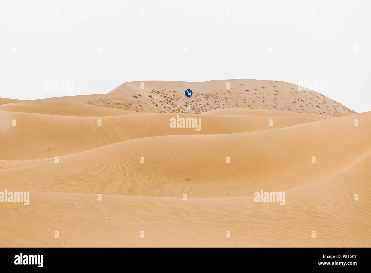 Schild in Badain Jaran Wüste, der Inneren Mongolei, China. Stockfoto