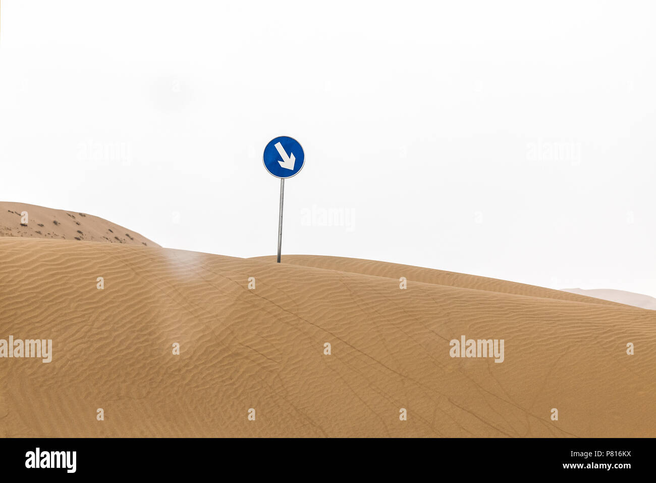Schild in Badain Jaran Wüste, der Inneren Mongolei, China. Stockfoto