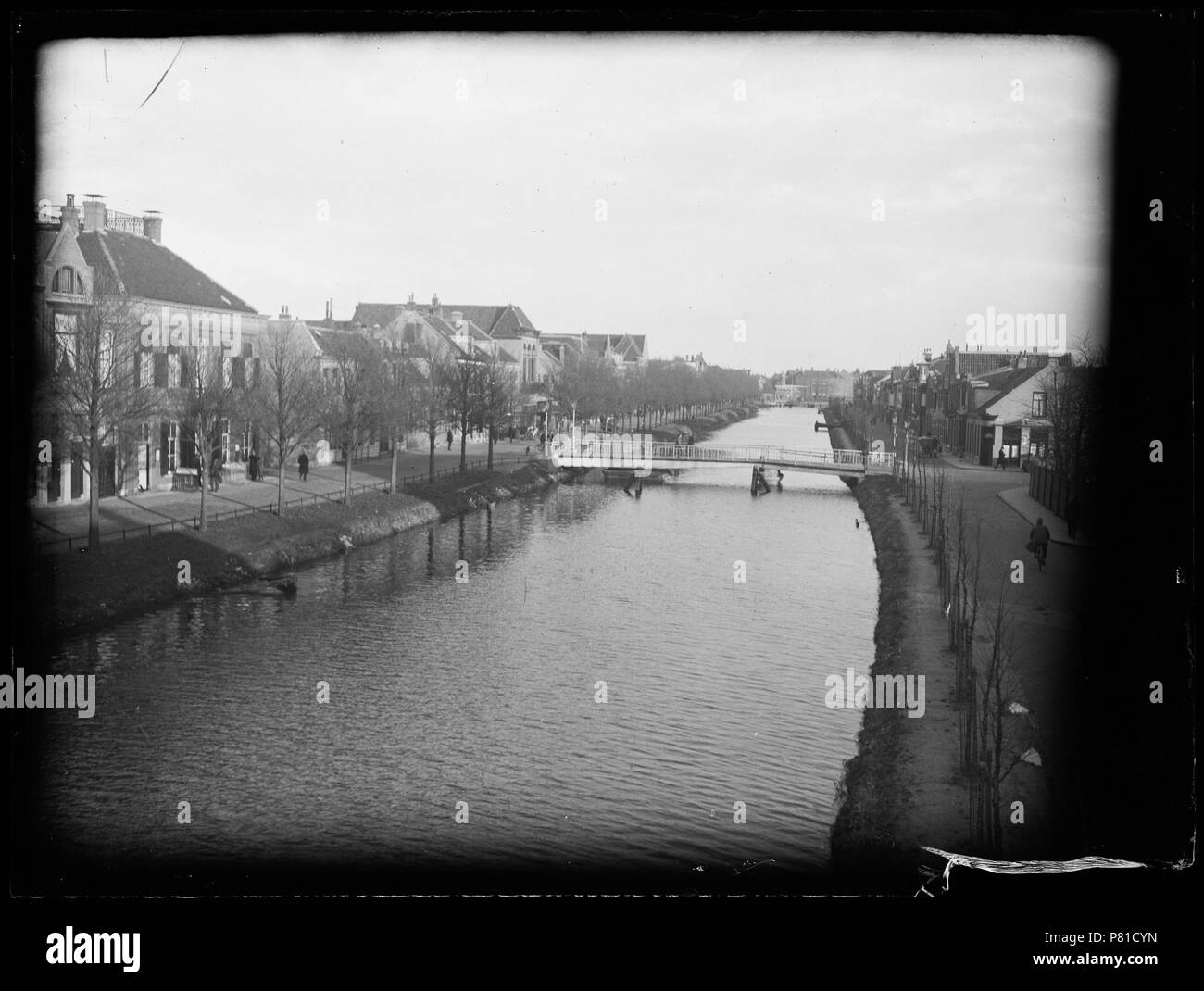 N/A. N/A 394 Voetgangersbrug (31333960605) Stockfoto