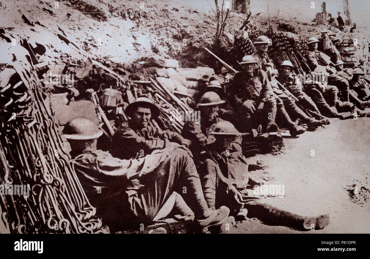 Anzacs, Australische und Neuseeländische Truppen, Helden der Gallipoli Anlandungen eine wohlverdiente Ruhe. Sie waren nur einige der vielen Truppen aus dem Reich Territorien, die im Zweiten Weltkrieg 1 serviert. Stockfoto